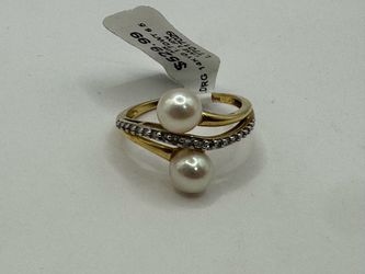 14kt gold ring with pearl stones