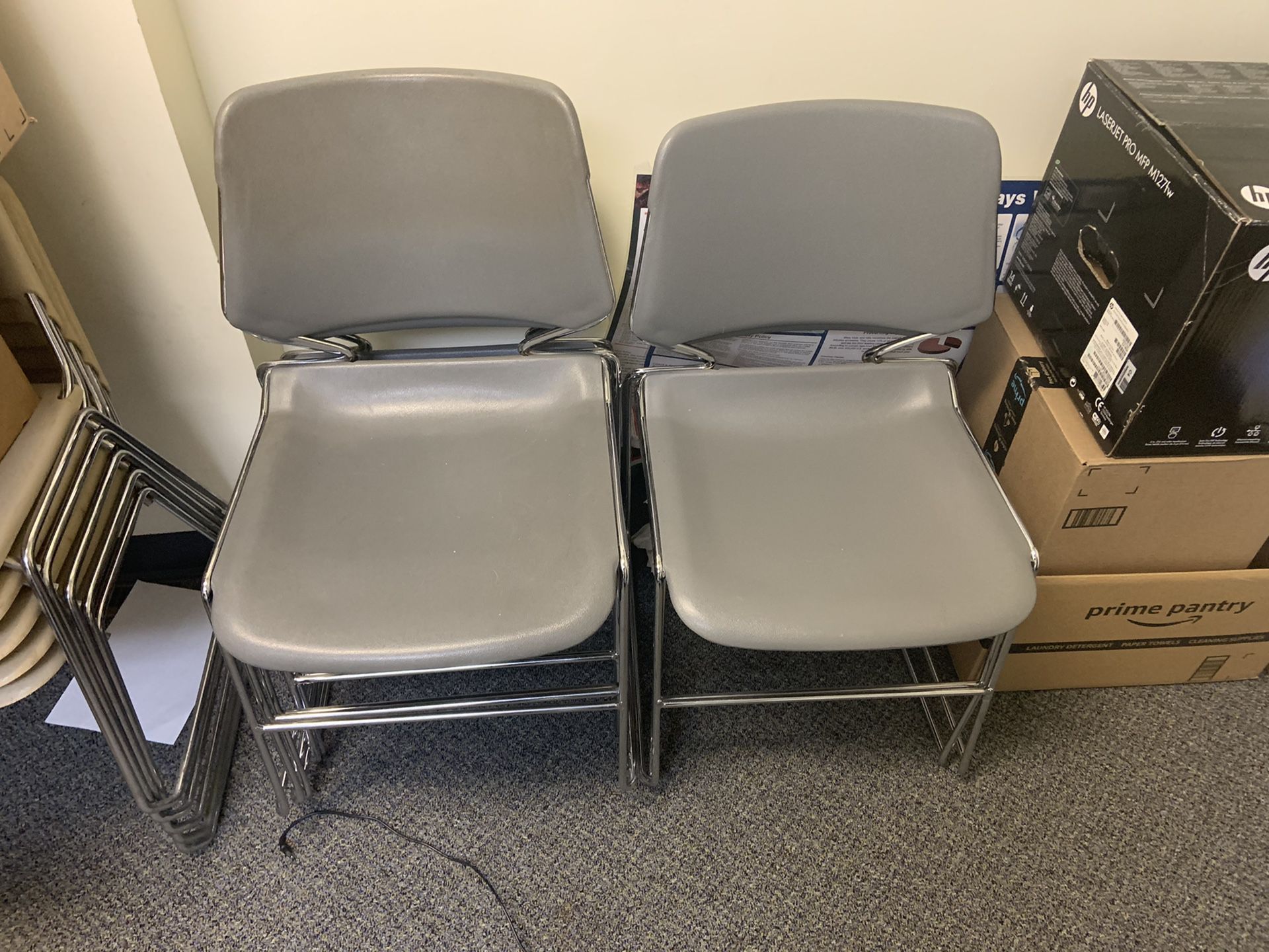Office chairs 25 $1 a piece