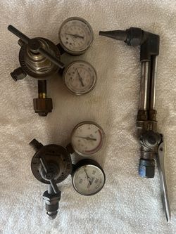 Oxy/Acetylene regulators and cutting attachment