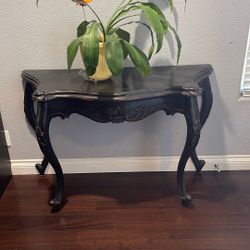 Black Entry Table