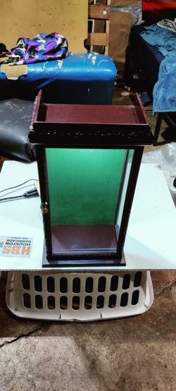 Display Case 2 Ft Tall 10 And 1/2 In Wide LED Lighting $25