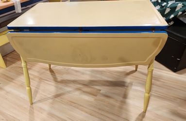 Table, drop leaf, Dinning room, breakfast nook, card table, accent table, sun room beauty, plant table, standard 30" tall, 40x48or 40x37 or 40x27