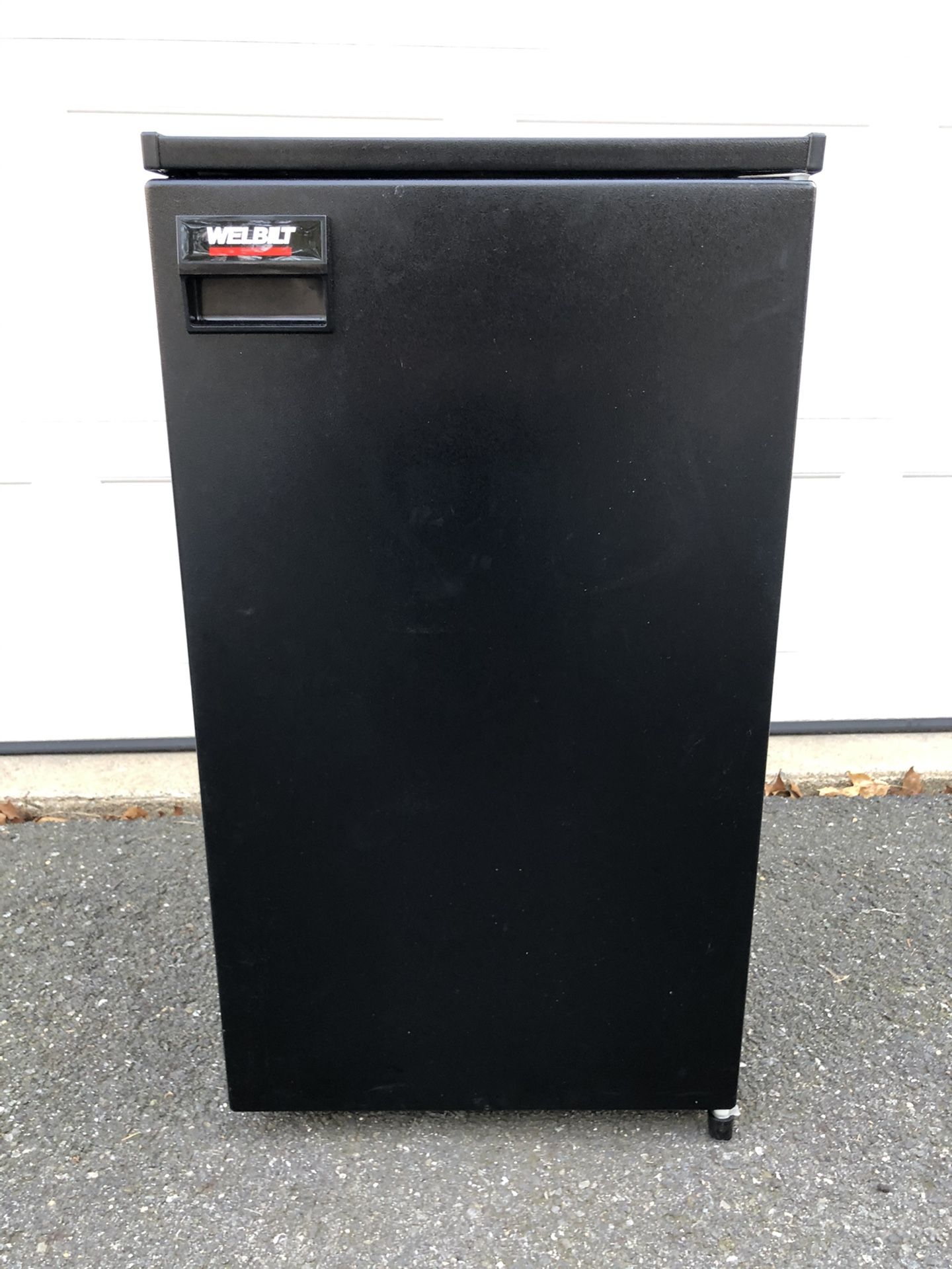 Welbilt Mini Refrigerator And Freeze (Please Read Description)