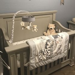 Million Dollar Baby Palmero Bedroom Set