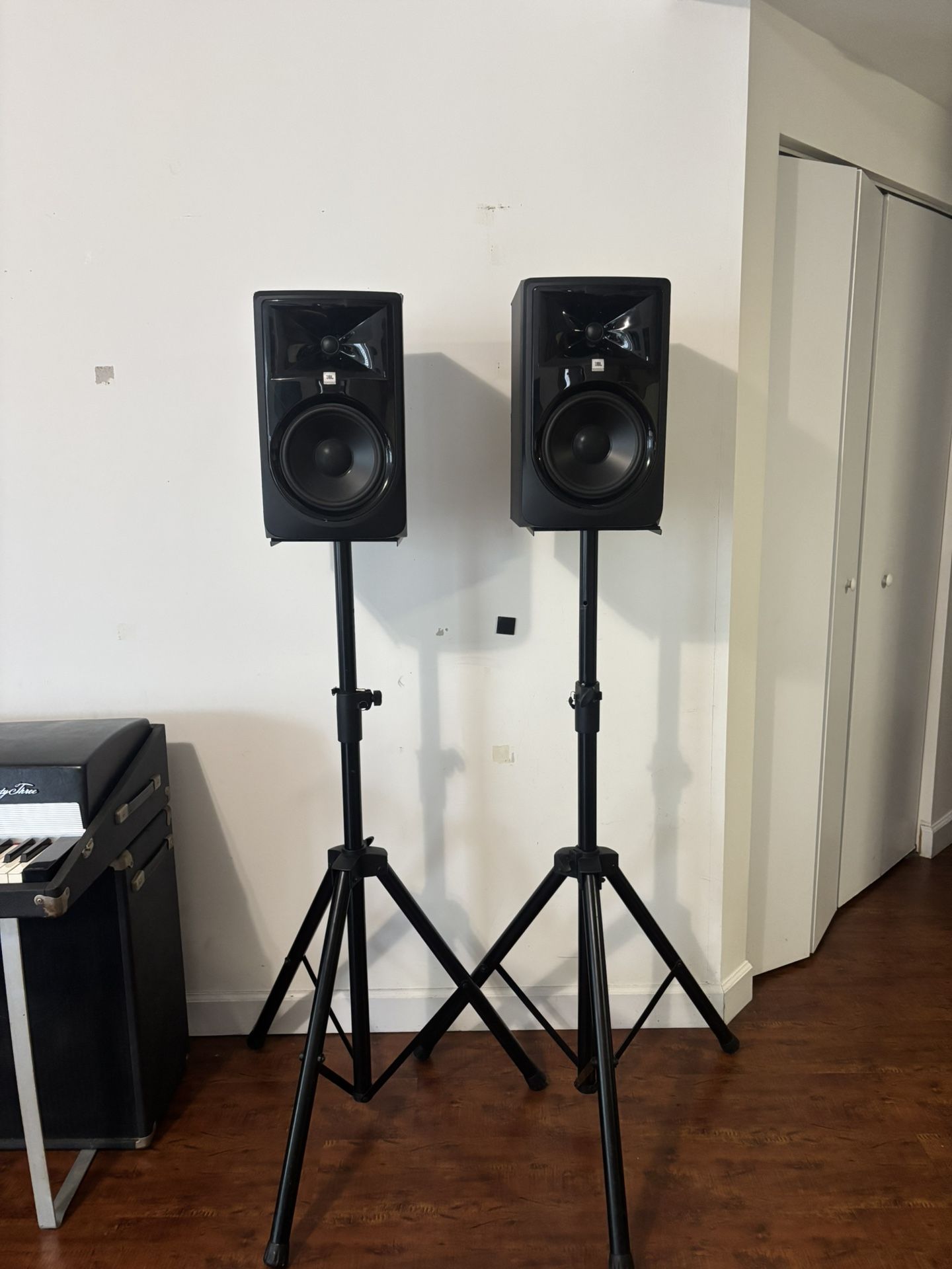 JBL 308P MkII Studio Monitors (Pair) – Great Condition + Stands & Cables Included!