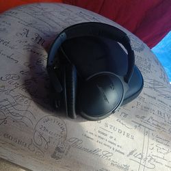 Bose Quiet Comfort Noise Cancelling Headphones BT