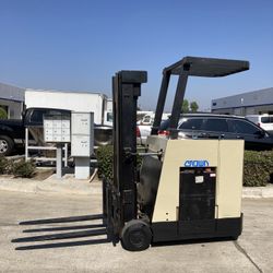 Crown Electric Stand Up Counterbalance Forklift 3000 PBS 