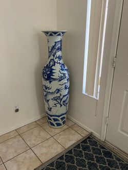 Huge Chinese floor vase
