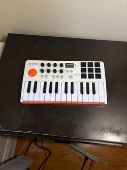 MIDI keyboard