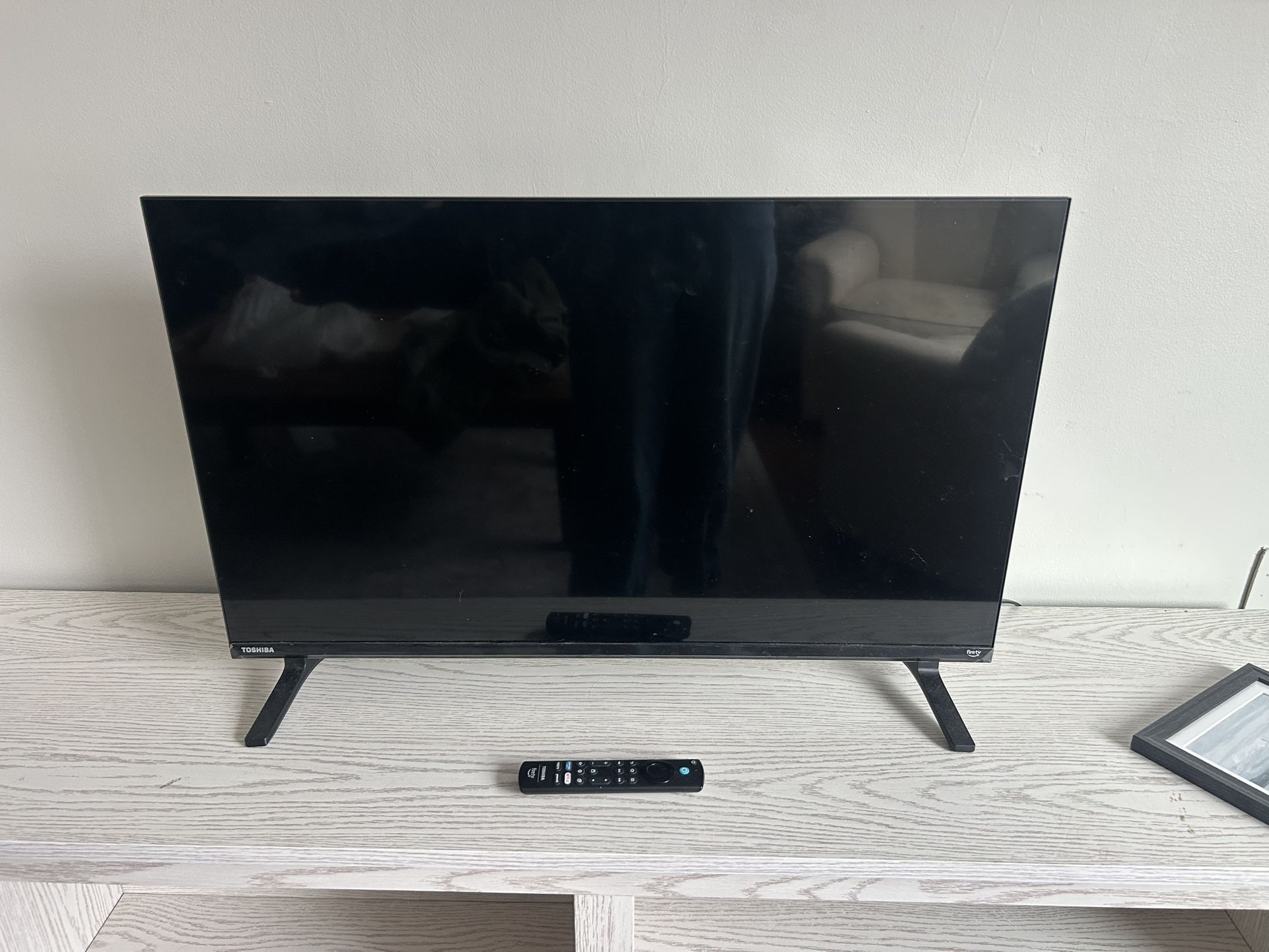 32 In Tv With Remote