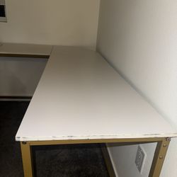 White desk 