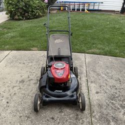 LAWNMOWER CRAFTSMAN 21 INCHES DECK PRECISION PLUS CUTTING SYSTEM WITH DUST BLOCKER REAR BAG. POWERFUL 190 CC ENGINE. EASY TO START. $150.OR BEST OFFER