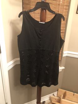 CUTE BLACK COVER UP SIZE XL WITH BUTTONS ON THE FRONT