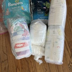 Free Diapers. Different Sizes.
