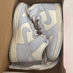 Woman’s Nike Dunks 
