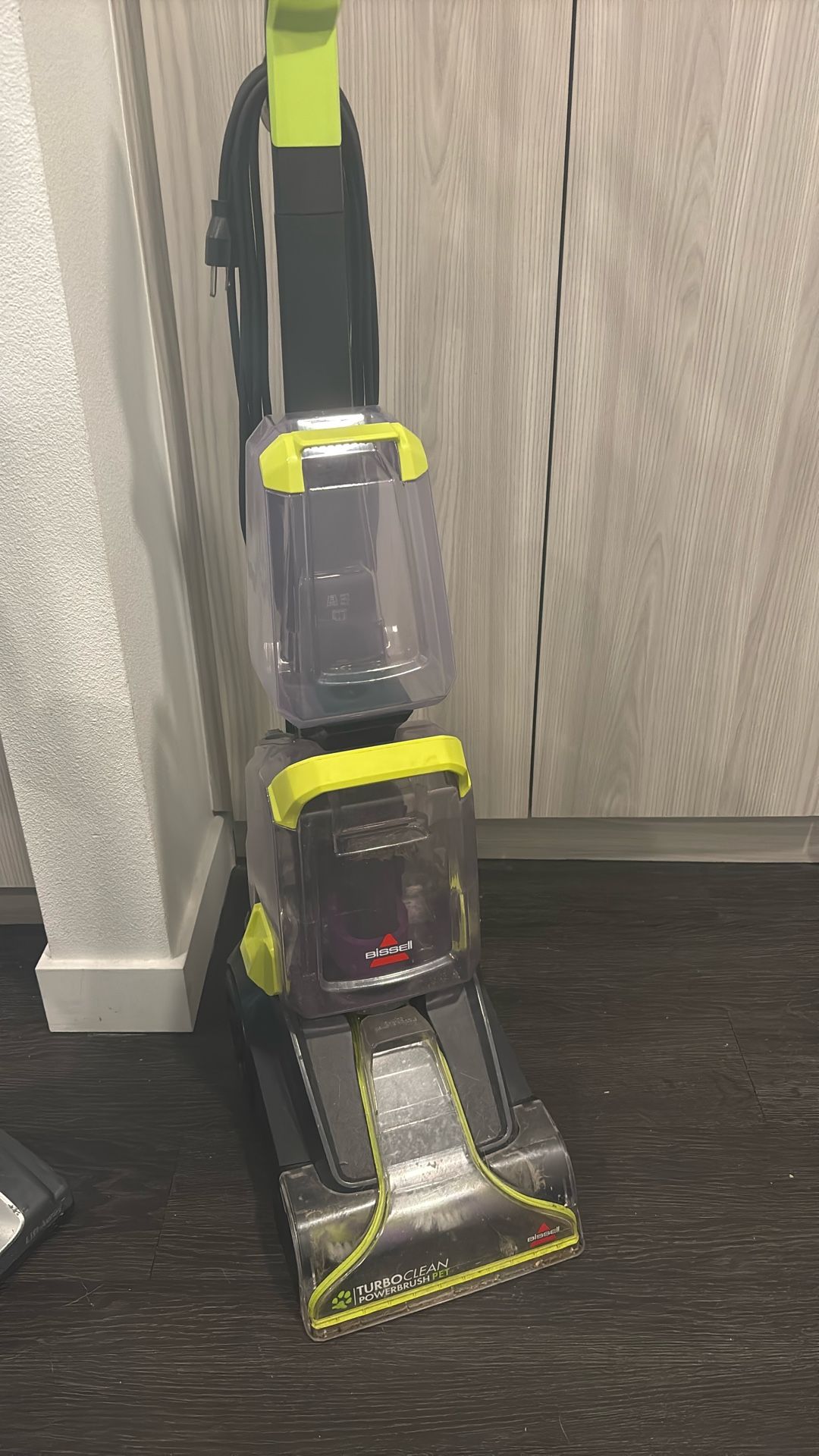 Bissell Carpet cleaner 