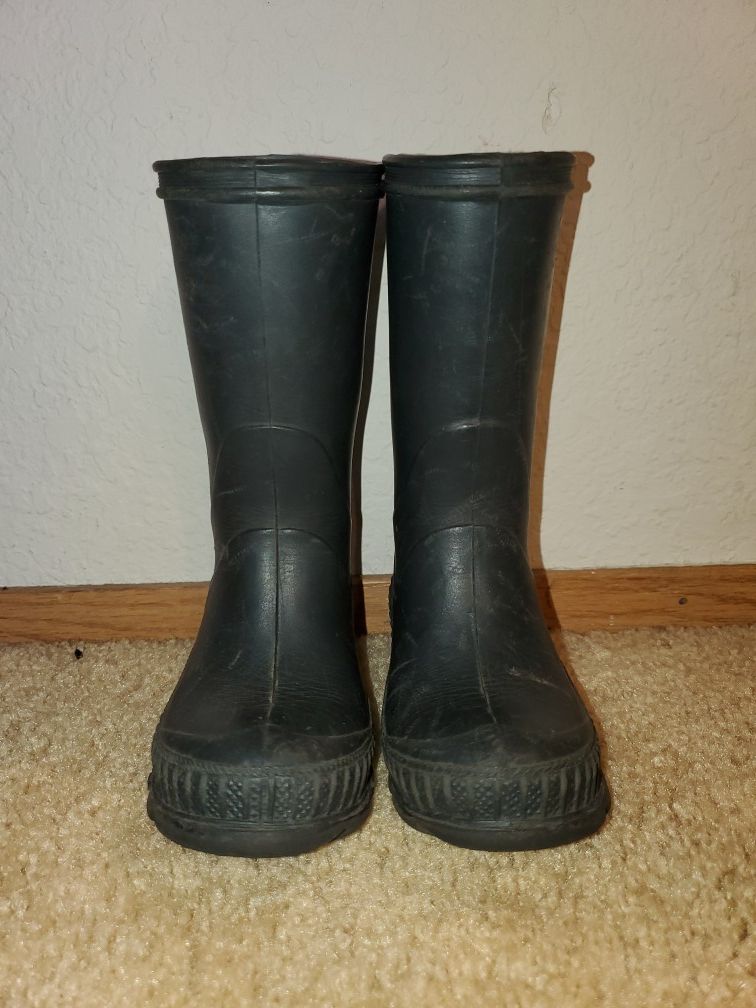 Kids size 6 kamik rain boots