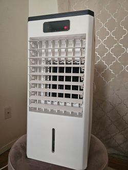 Evaporative air cooler