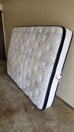 Ashley Chime 12-Inch Queen Hybrid Mattress Plush Gel Memory Foam Comfort Bed