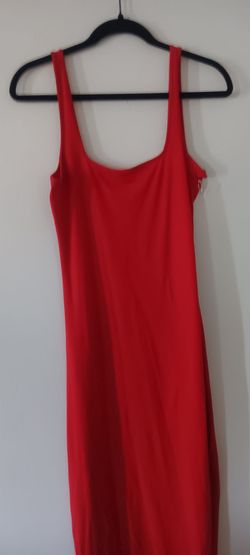 Red sleeveless dress