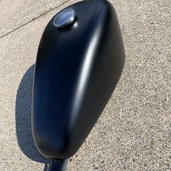 Harley Davidson Gas Tank. Iron 883