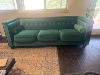 Emerald Green Velvet Tufted 3-Seat Sofa – Beautiful Statement Couch