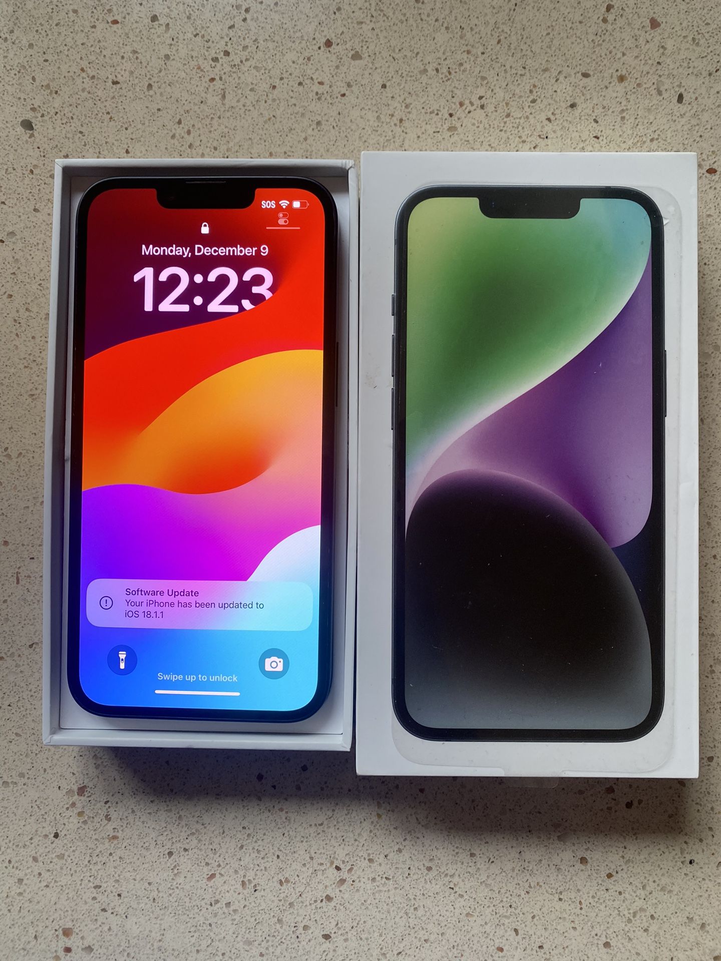 iPhone 14 UNLOCKED 256gb Midnight - Excellent Condition