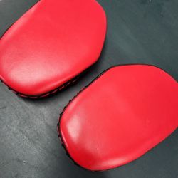 KO Curved Hook & Jab Pads for Boxing, MMA, Muay Thai, and Kickboxing Training 