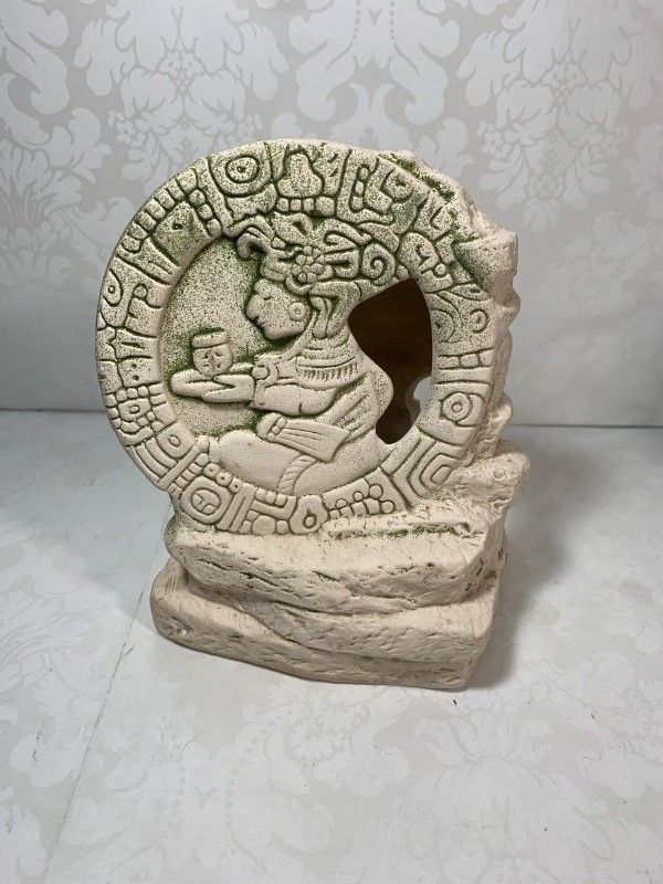 Myan Fish Tank Ornament