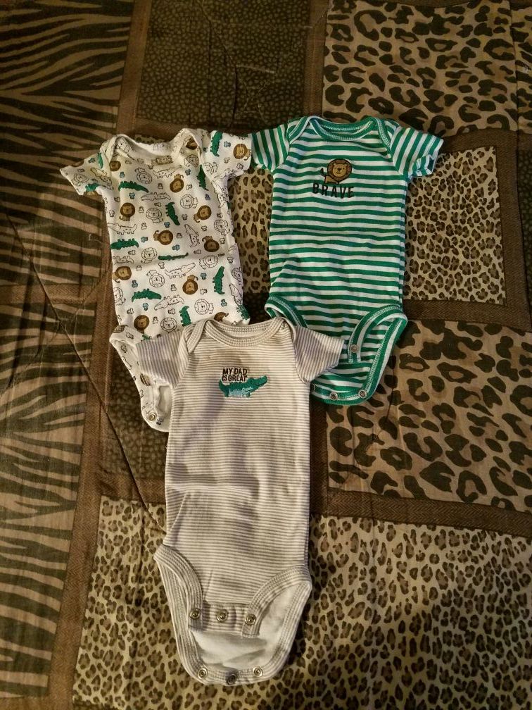 Carter's newborn onesies๐๐๐
