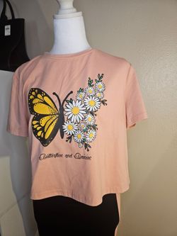 Butterflies and Daisies Graphic Crop Tee