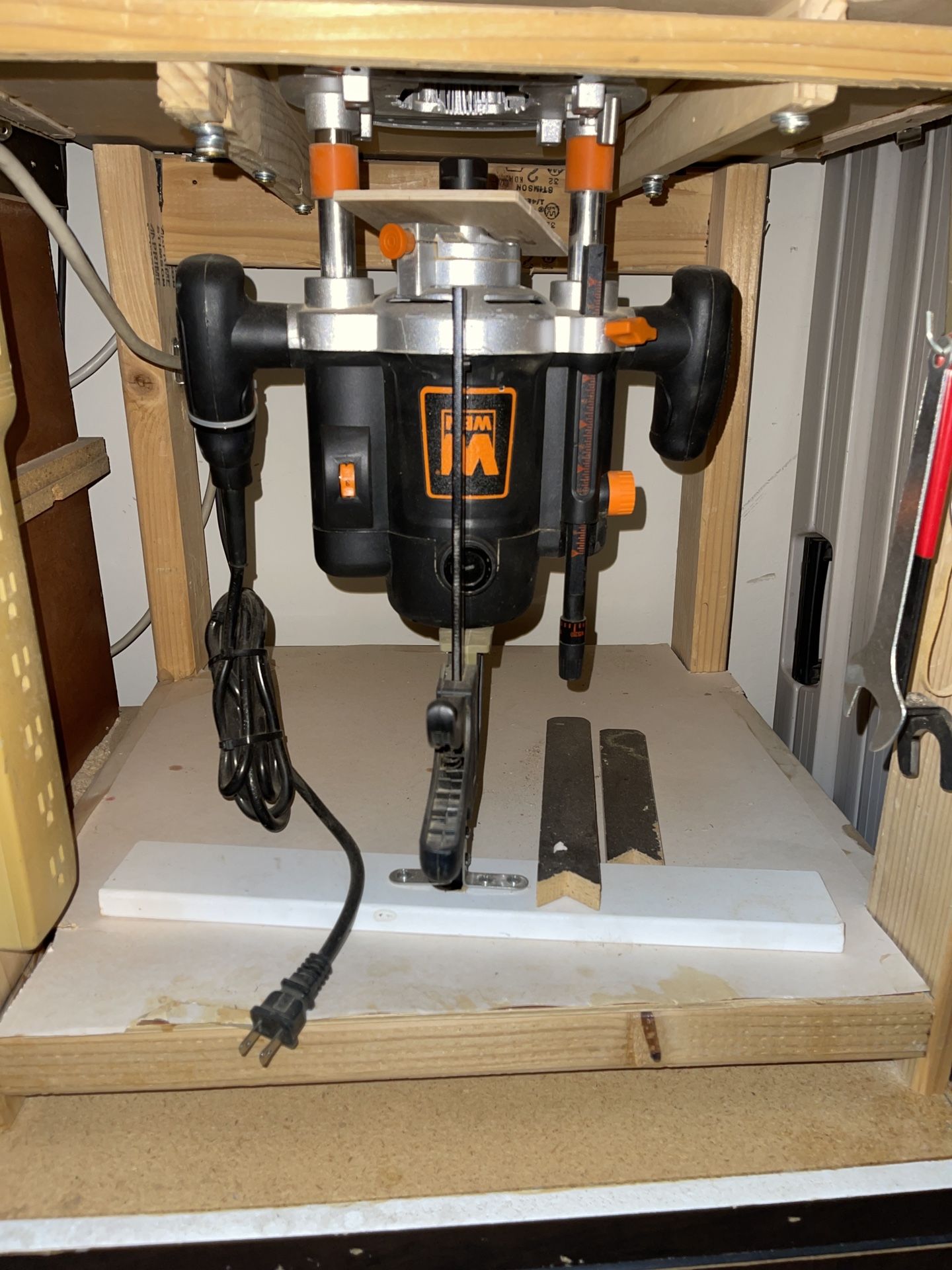 WEN RT6033 15Amp Variable Speed Plunge Woodworking Router Kit for Sale