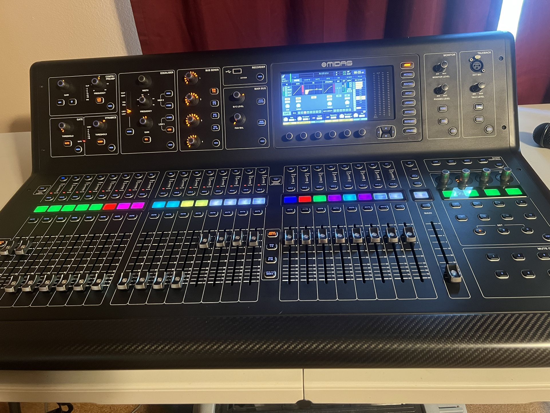 Midas M32 Digital Mixer