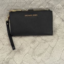 Michael Kors Wristlet Wallet 