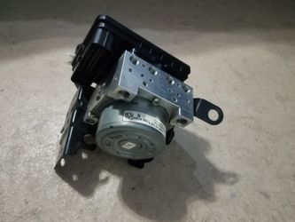 Mazda 3 ABS Brake Pump