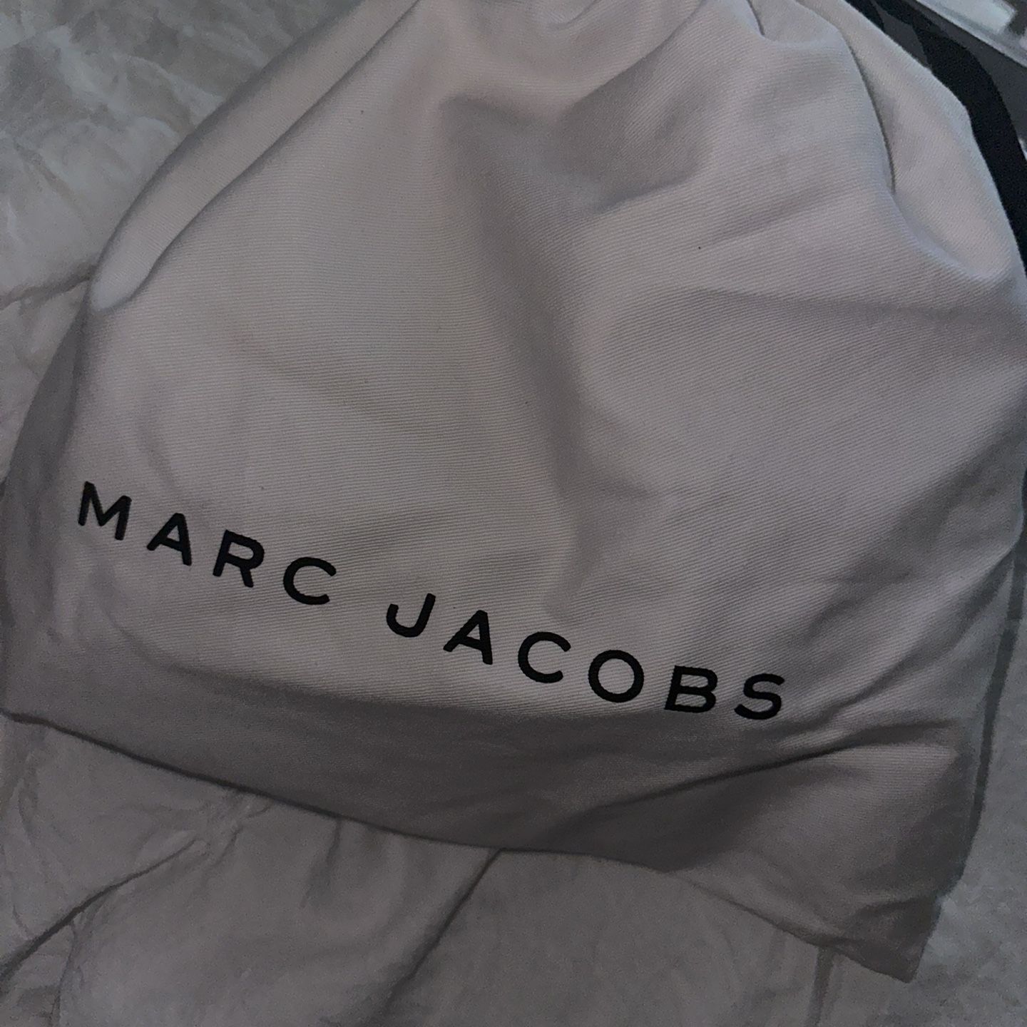 MARC JACOBS CROSS BODY LEATHER PURSE