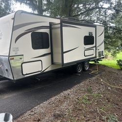 25ft Travel Trailer 
