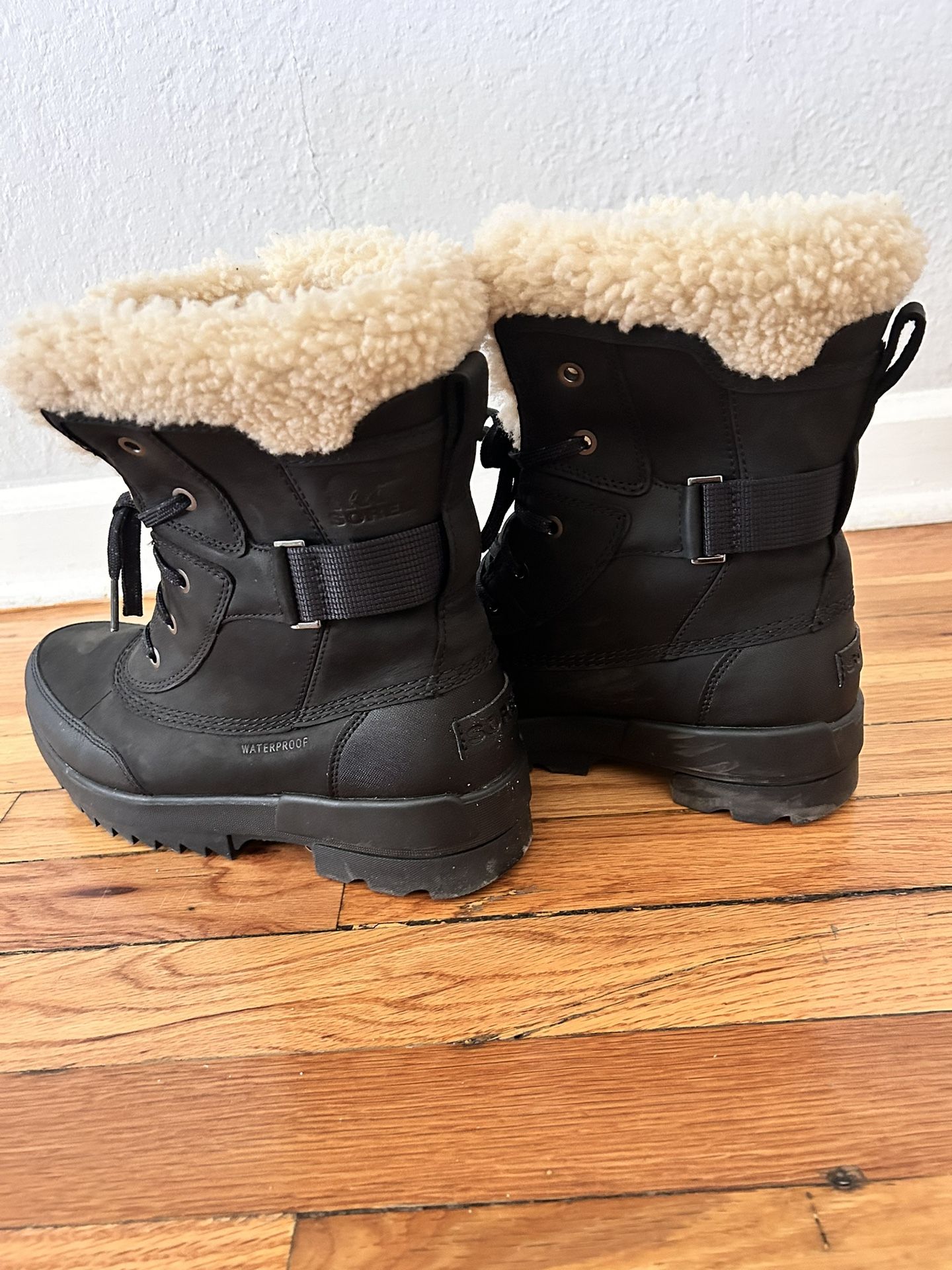 Black Sorel Snow boots