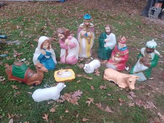 26" to 36"Blowmold nativity scene.