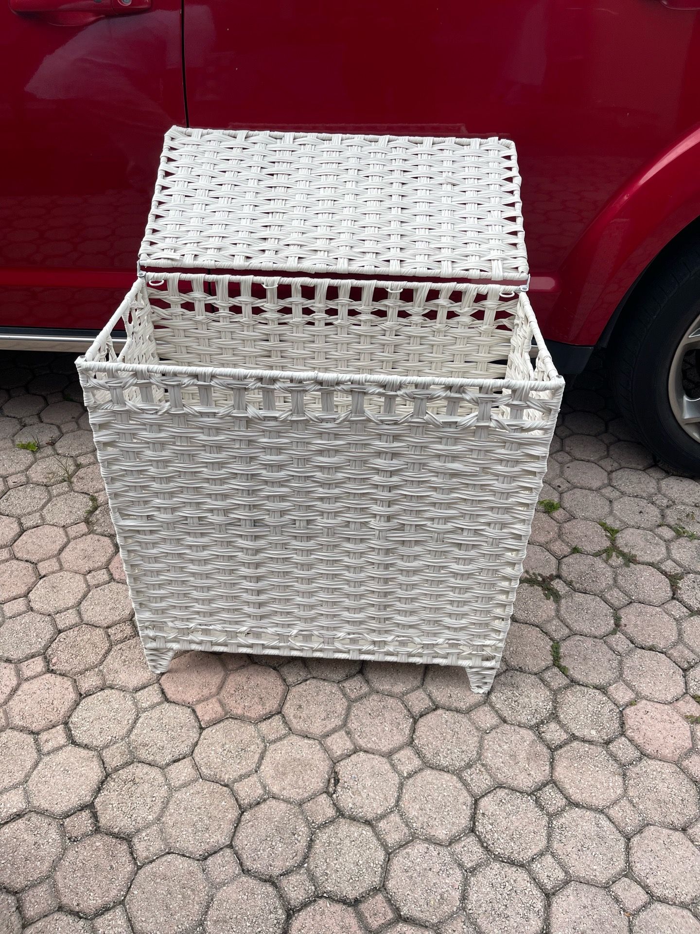Laundry Hamper Rattan Laundry Basket with Lid 25”1/2W x 13”D x 26”H in Good Condition $40 Firm on Price