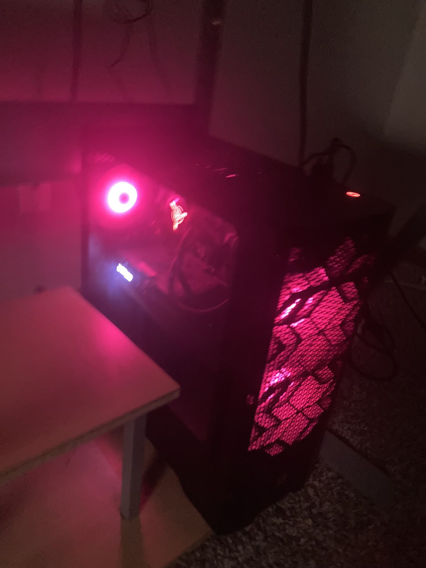 Gaming Pc Runs Good , Gaming Monitor 120hrz Xbox Series x/s 300gb 