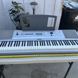 Yamaha DGX-230 Keyboard 