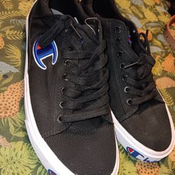 Champion Van Style Show Size 9 1/2