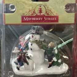 Christmas Village Figurines 