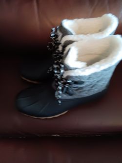 BRAND NEW DUCK BOOTS