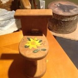 Wooden Painted Toilet Paper Holder