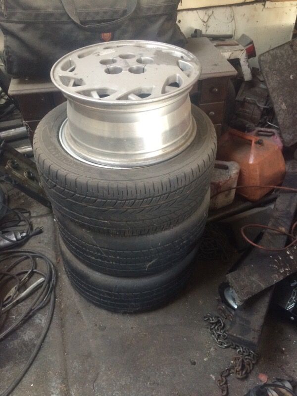 Hi I have four wheels and three tires size is 225 50R 16