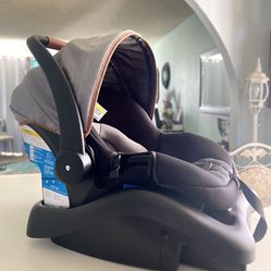 ❤️💥🎈Infant/Baby Safety First Car Seat♥️