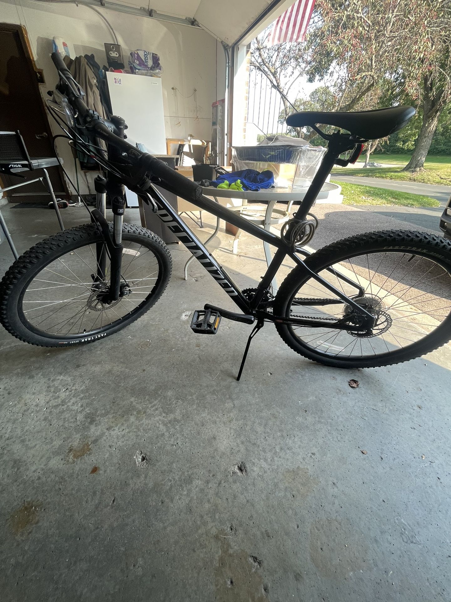 Rockhopper Specialized Mountain Bike