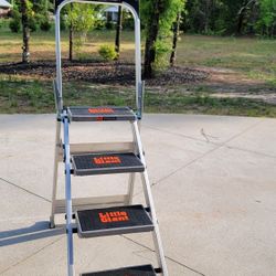 LITTLE GIANT LADDER SYSTEMS 10410BA SAFETY STEP LADDER FOUR STEP WITH BAR $200